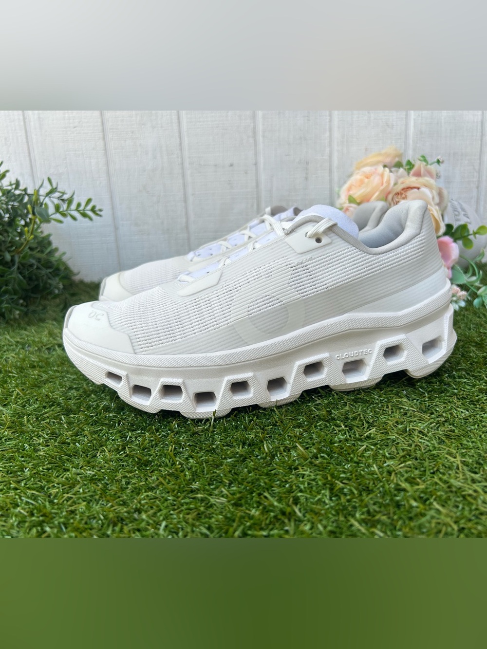 On Running Cloudmonster Void women Sneakers —White | White Sz 7 gently used
$170 - Picture 11 of 16